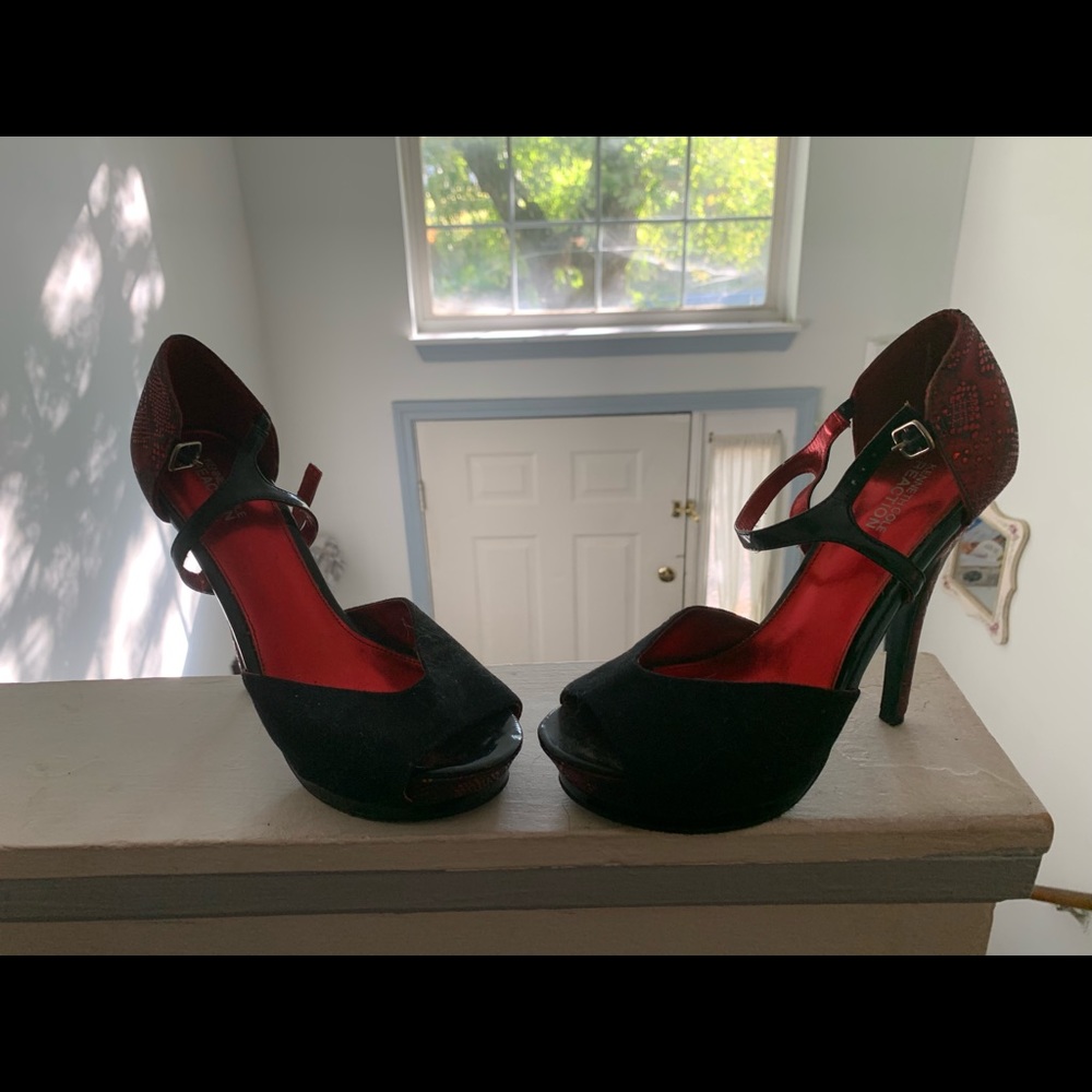 Kenneth Cole reaction heels